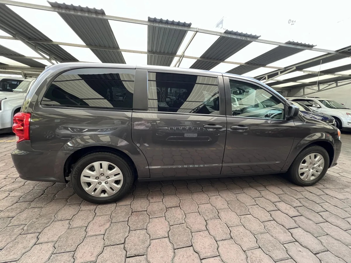 Dodge Grand Caravan SE 2020
